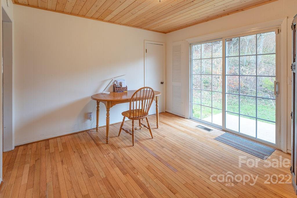 161 Cherry Oak Road Burnsville NC 28714
