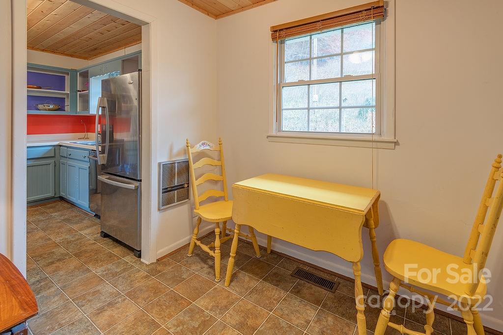 161 Cherry Oak Road Burnsville NC 28714