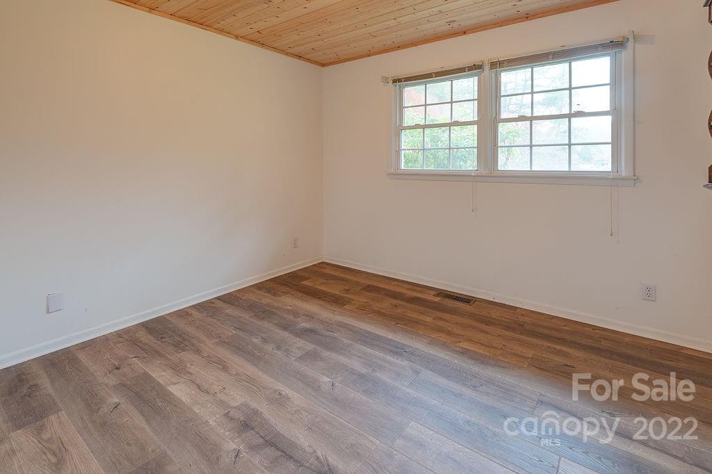 161 Cherry Oak Road Burnsville NC 28714