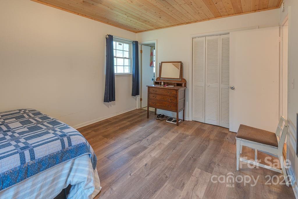 161 Cherry Oak Road Burnsville NC 28714
