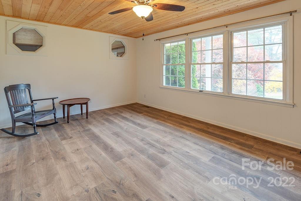 161 Cherry Oak Road Burnsville NC 28714