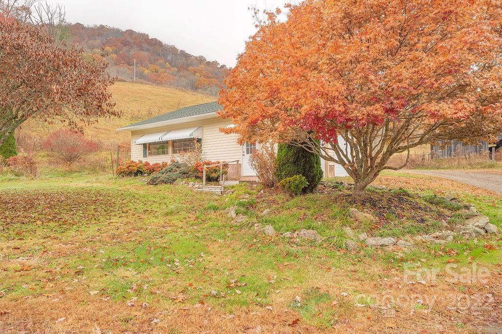 161 Cherry Oak Road Burnsville NC 28714