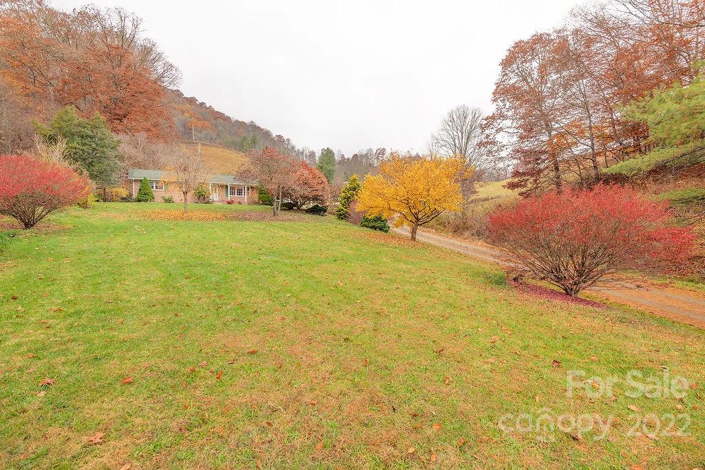 161 Cherry Oak Road Burnsville NC 28714