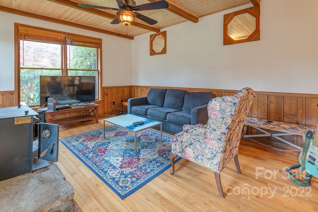 161 Cherry Oak Road Burnsville NC 28714