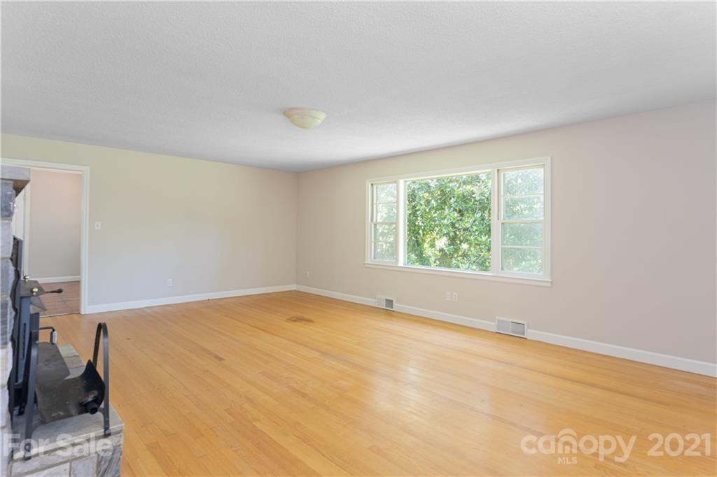 5 Bear Creek Place Asheville NC 28806