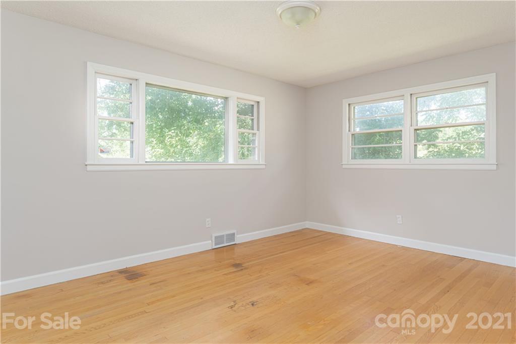 5 Bear Creek Place Asheville NC 28806