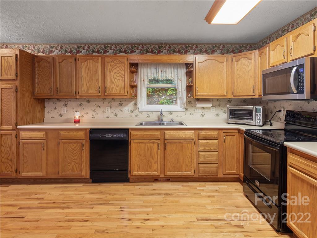 1074 Pine Ridge Road Asheville NC 28804