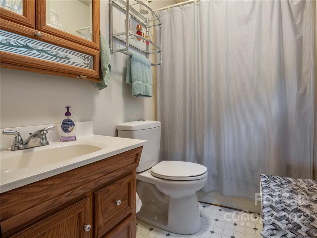 1074 Pine Ridge Road Asheville NC 28804