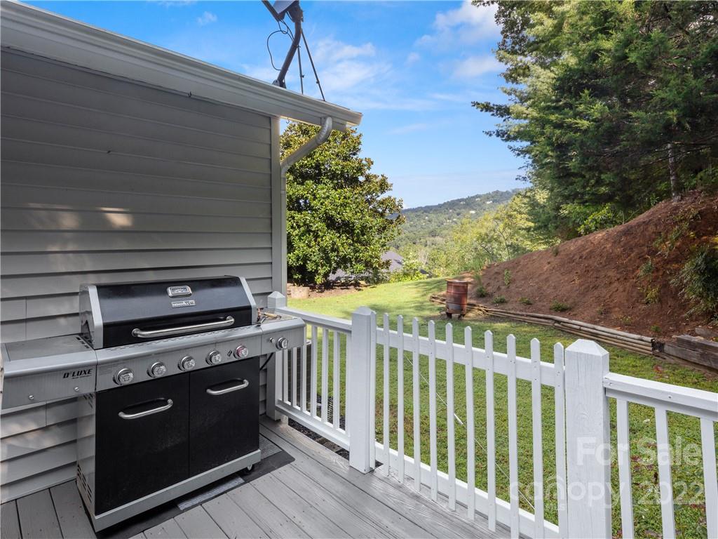 1074 Pine Ridge Road Asheville NC 28804