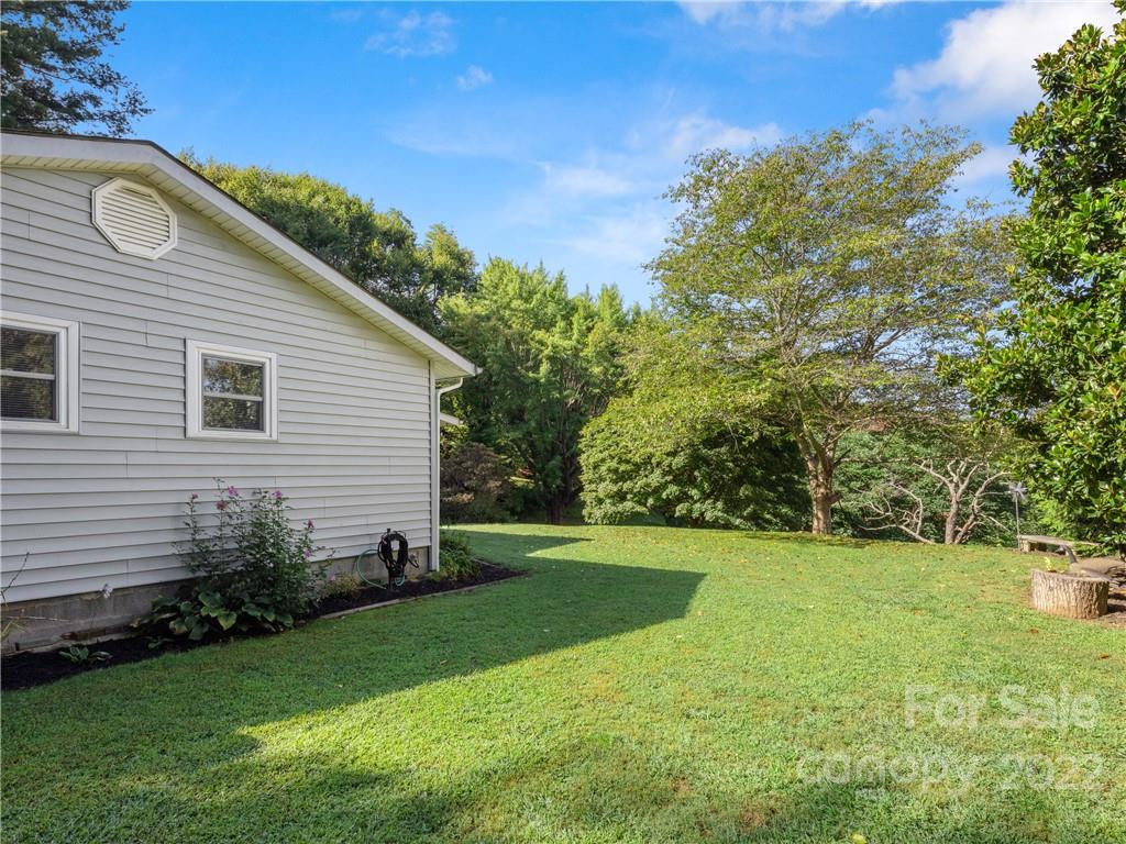 1074 Pine Ridge Road Asheville NC 28804