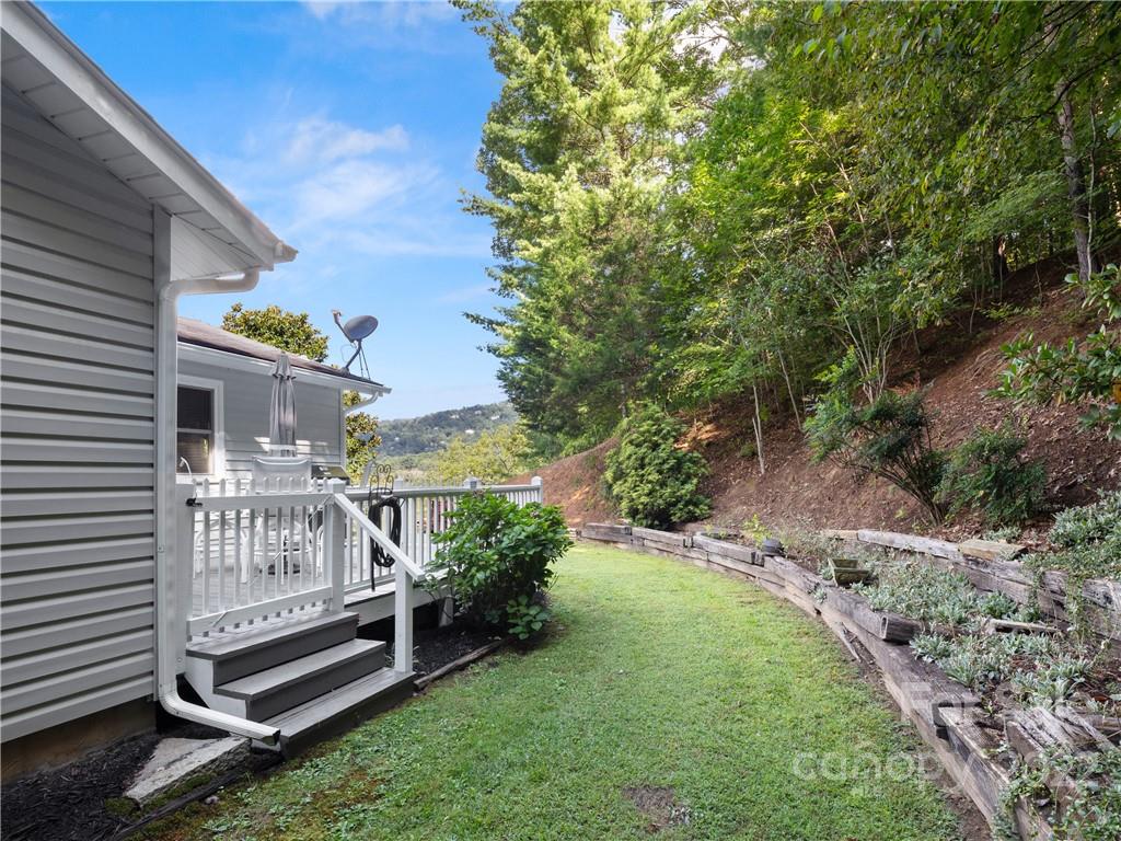 1074 Pine Ridge Road Asheville NC 28804