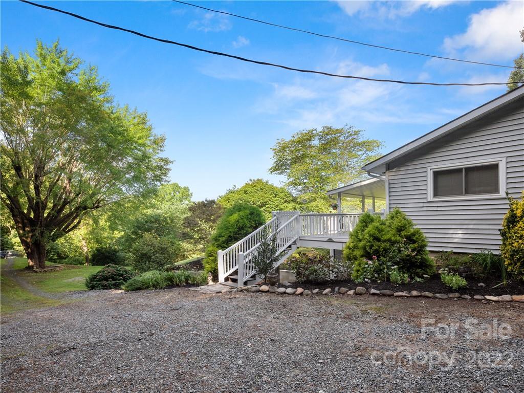 1074 Pine Ridge Road Asheville NC 28804