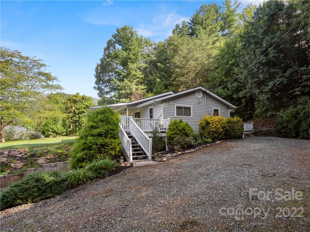 1074 Pine Ridge Road Asheville NC 28804