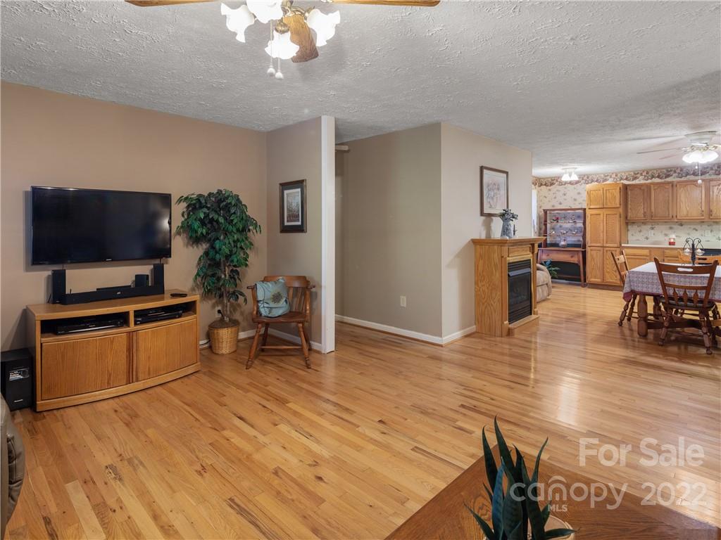 1074 Pine Ridge Road Asheville NC 28804