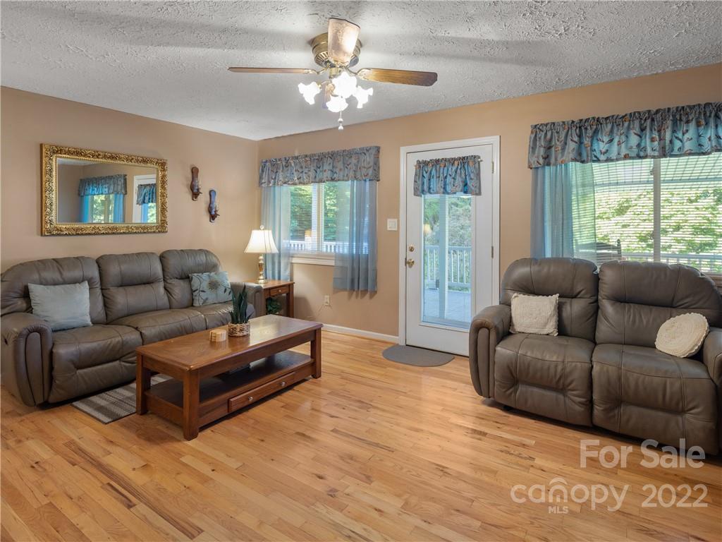 1074 Pine Ridge Road Asheville NC 28804