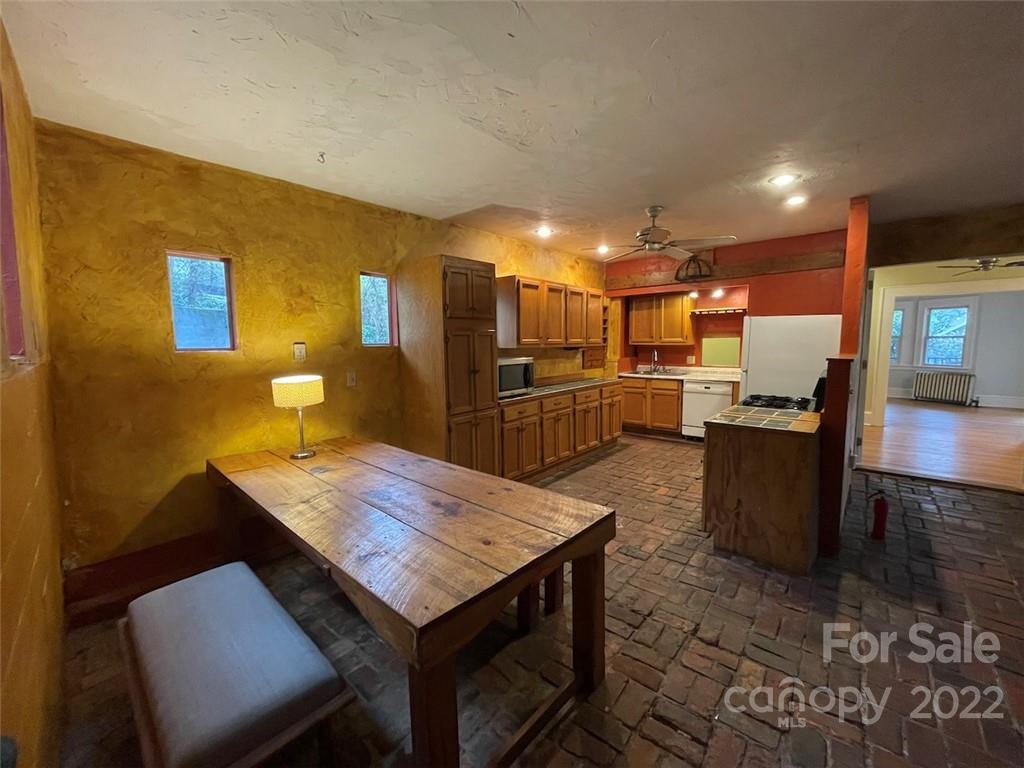 22 Kenilwood Place Asheville NC 28803