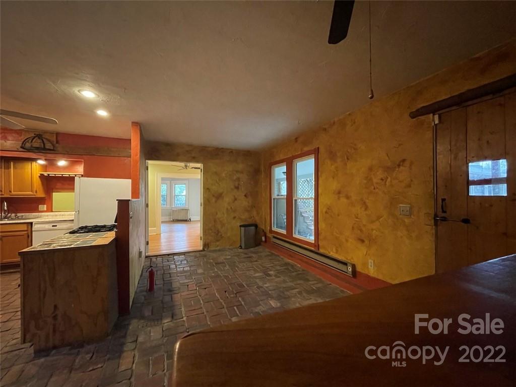 22 Kenilwood Place Asheville NC 28803