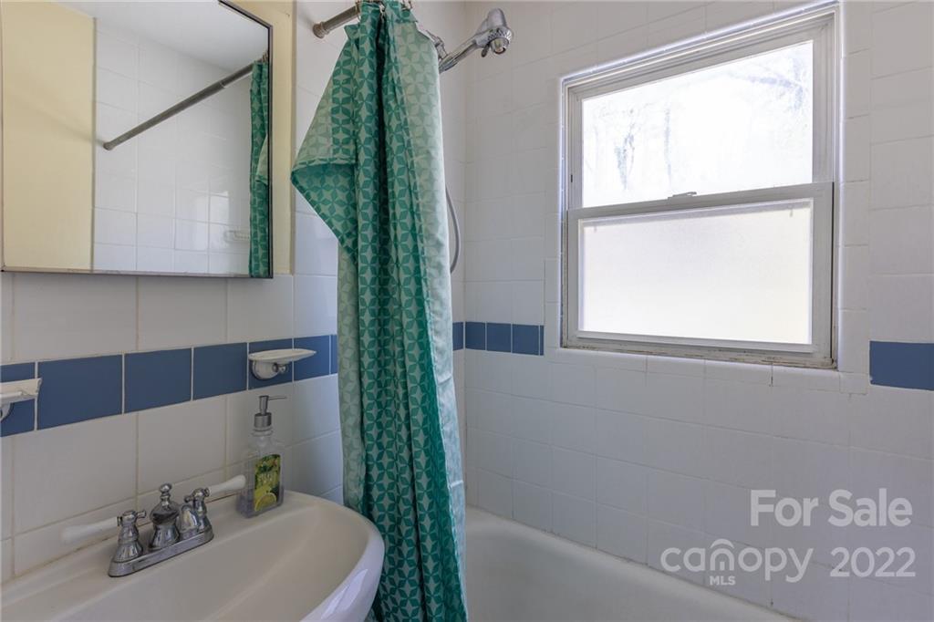 22 Kenilwood Place Asheville NC 28803