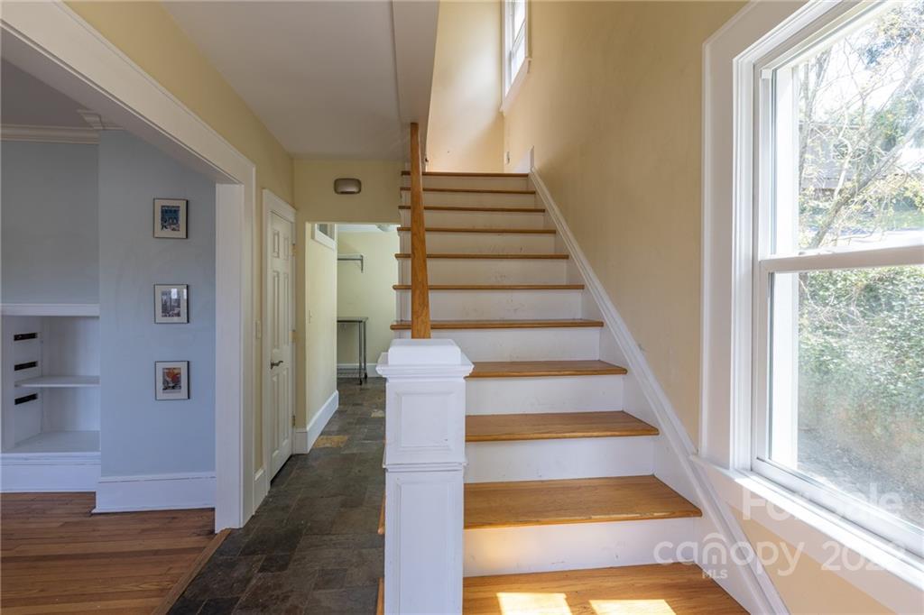 22 Kenilwood Place Asheville NC 28803