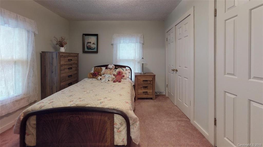 170 Grove Street Marion NC 28752