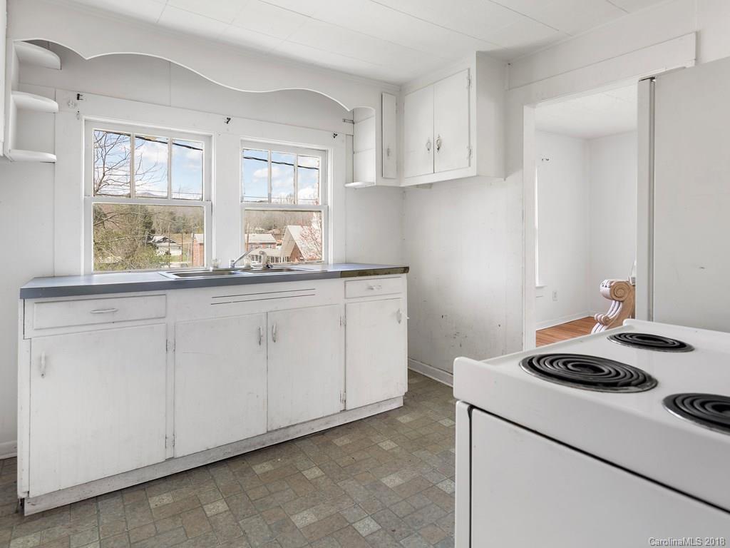 231 Oakdale Street Brevard NC 28712