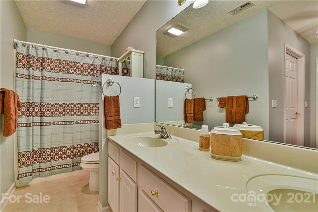 48 Honeycomb Circle Swannanoa NC 28778