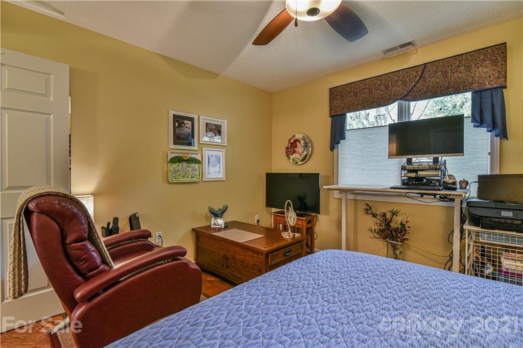 48 Honeycomb Circle Swannanoa NC 28778