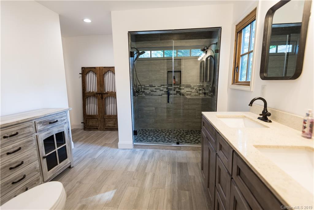 94 Oak Terrace Arden NC 28704