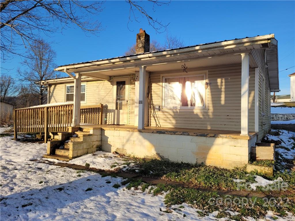 10 Locust Street Marshall NC 28753