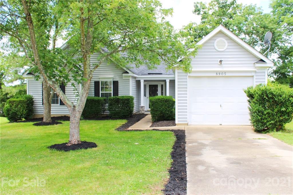 8905 Bambi Court Charlotte NC 28269
