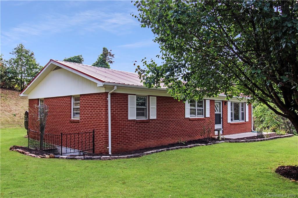 2831 Hankins Road Marion NC 28752