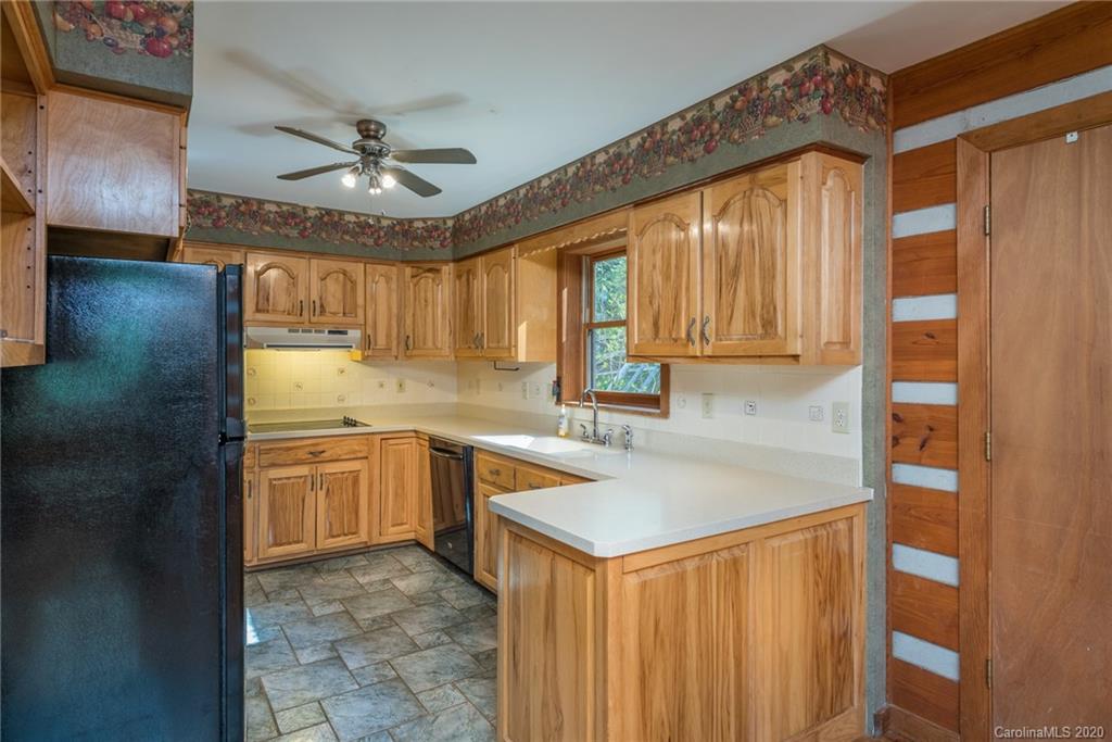 12 Woods Road Fairview NC 28730