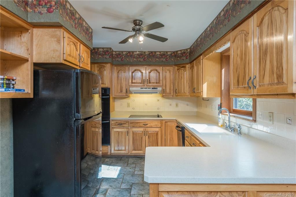 12 Woods Road Fairview NC 28730