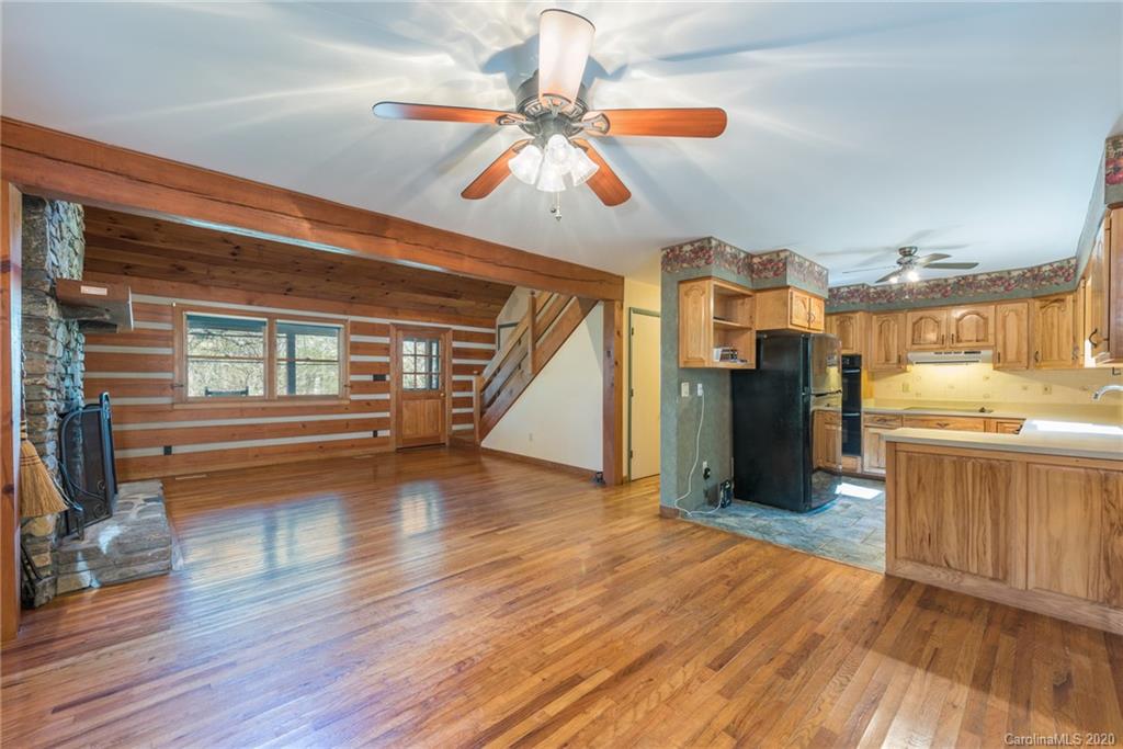 12 Woods Road Fairview NC 28730