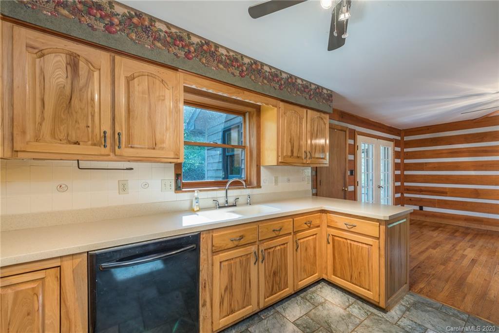 12 Woods Road Fairview NC 28730