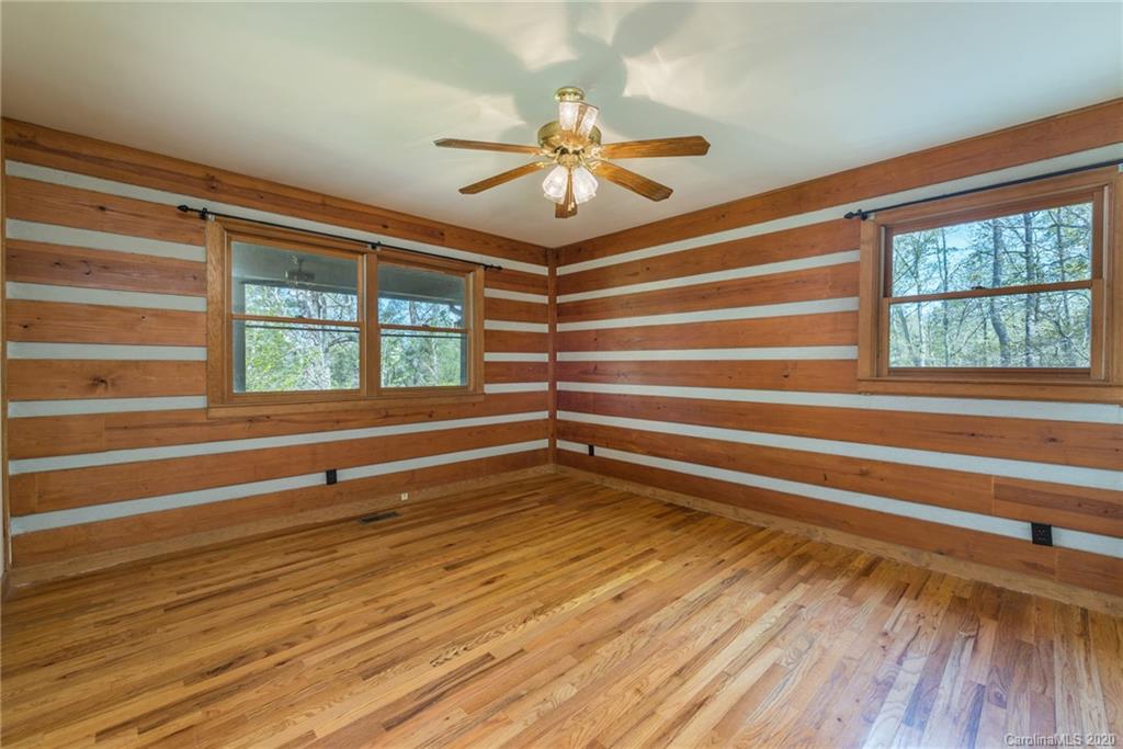 12 Woods Road Fairview NC 28730