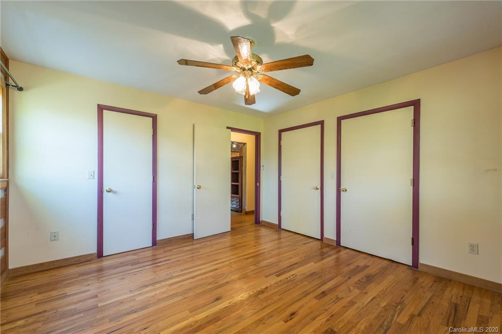 12 Woods Road Fairview NC 28730