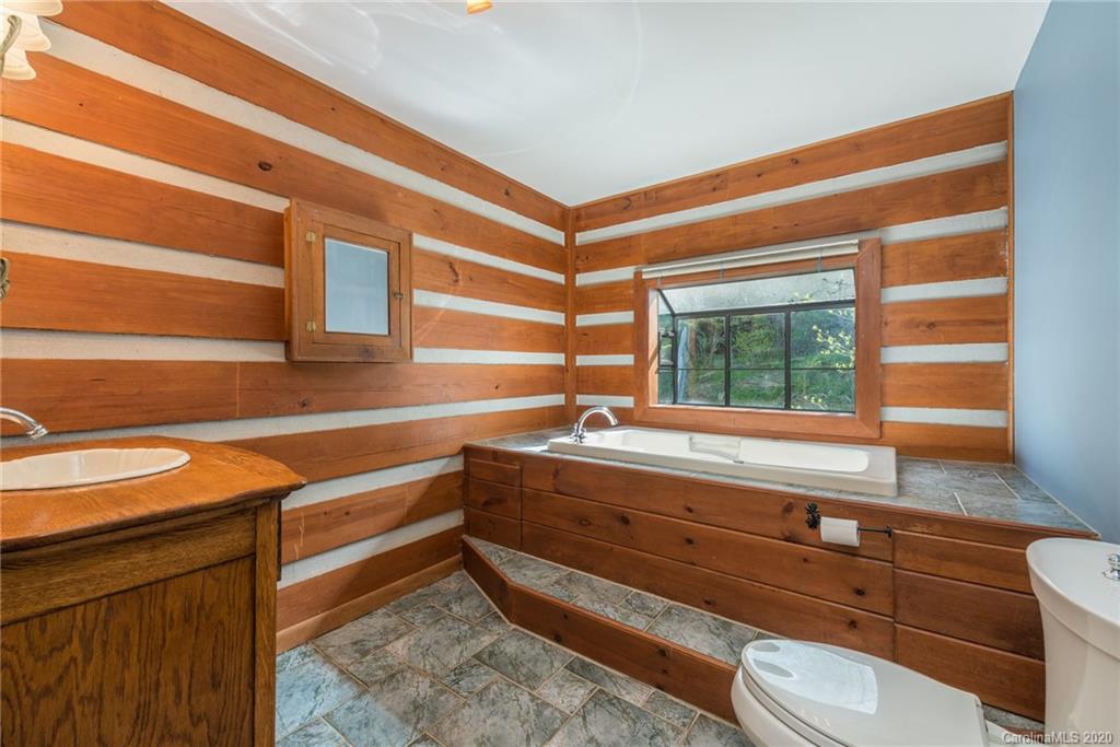 12 Woods Road Fairview NC 28730
