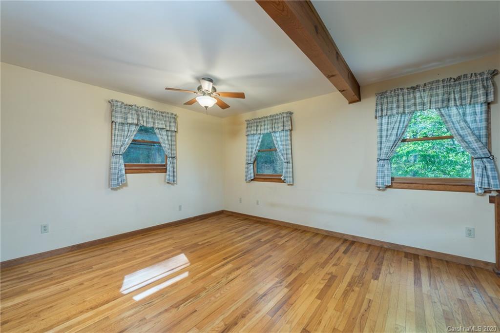 12 Woods Road Fairview NC 28730