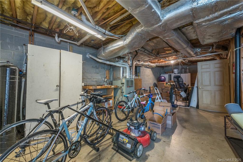 12 Woods Road Fairview NC 28730
