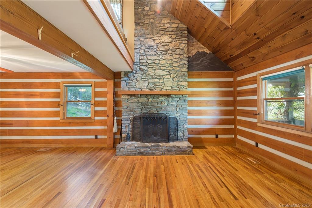 12 Woods Road Fairview NC 28730