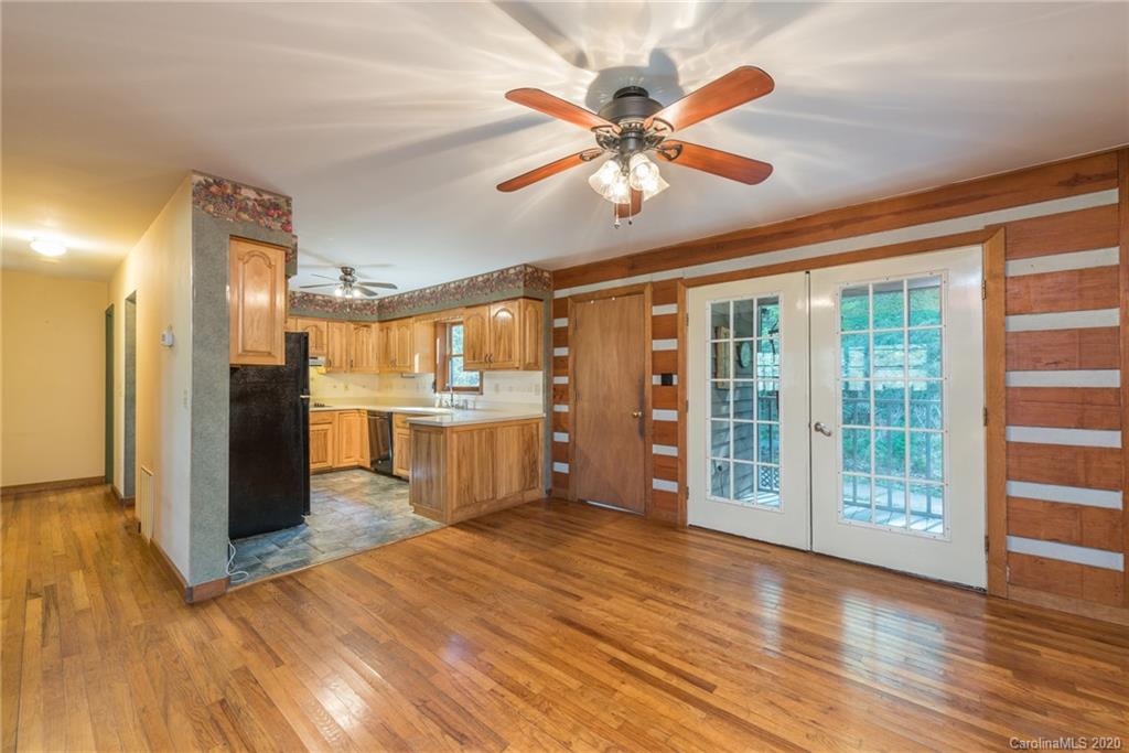 12 Woods Road Fairview NC 28730
