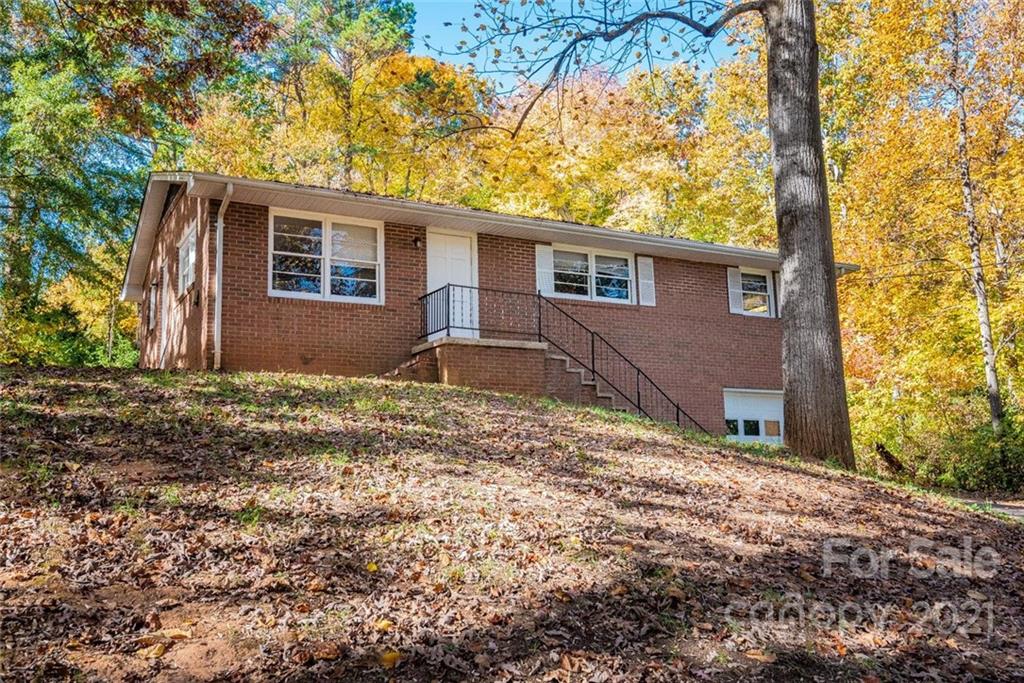 1591 Meadow Lane Hickory NC 28602