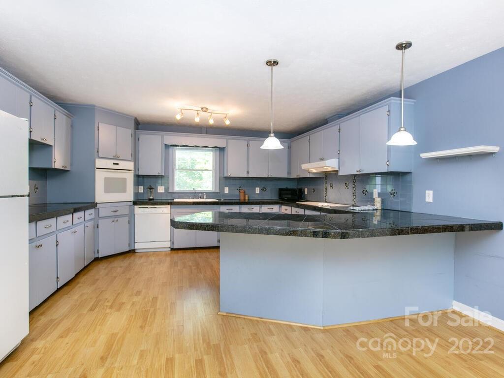 2 Lora Lane Asheville NC 28803