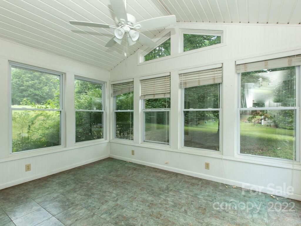 2 Lora Lane Asheville NC 28803
