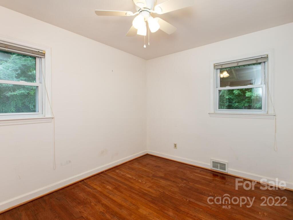 2 Lora Lane Asheville NC 28803