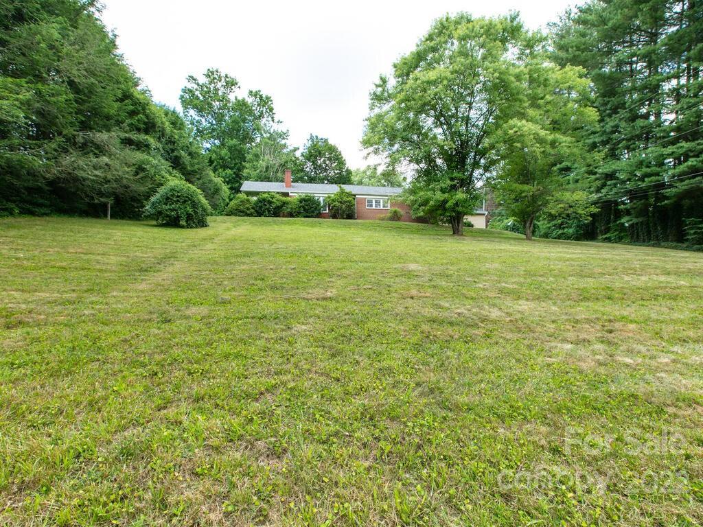 2 Lora Lane Asheville NC 28803