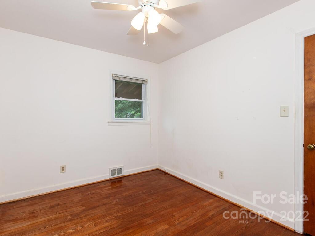 2 Lora Lane Asheville NC 28803