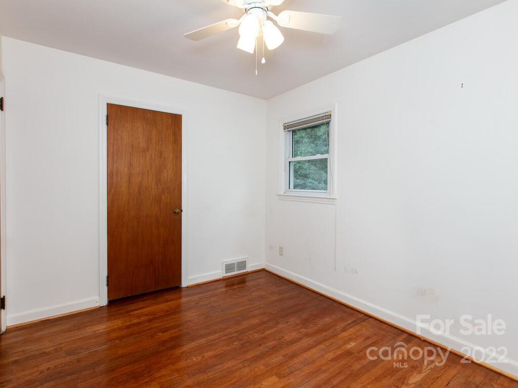 2 Lora Lane Asheville NC 28803