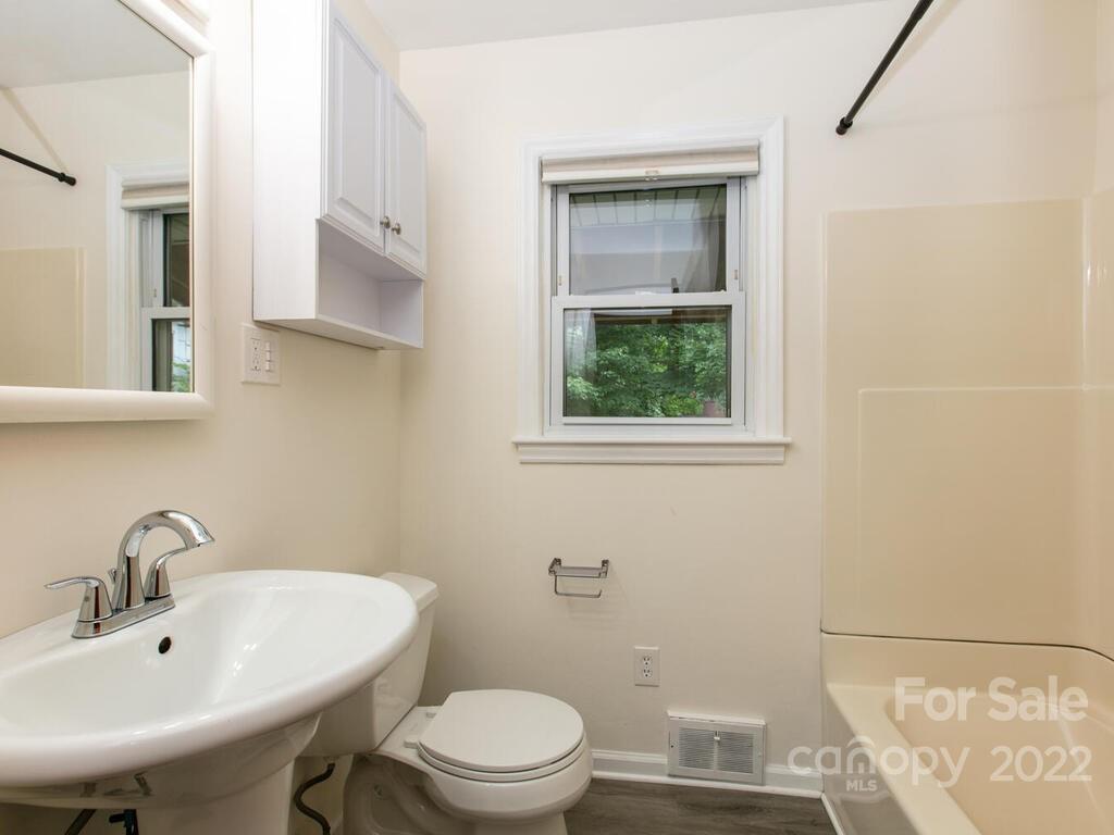 2 Lora Lane Asheville NC 28803
